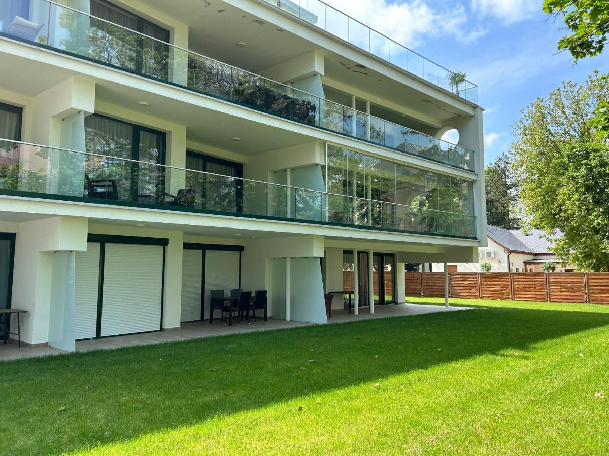 Villa Bauhaus Dream Deluxe T Шіофок Екстер'єр фото